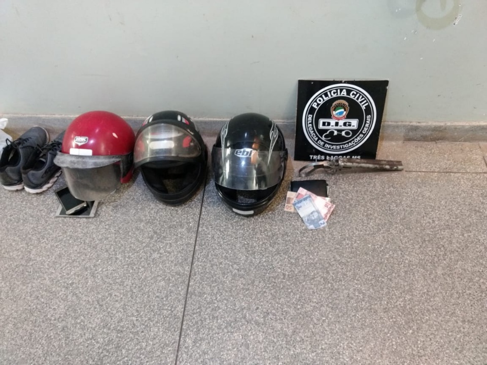 Capturados ladrões que fizeram três-lagoense refém em roubo de caminhonete Capturados ladrões que fizeram três-lagoense refém em roubo de caminhonete