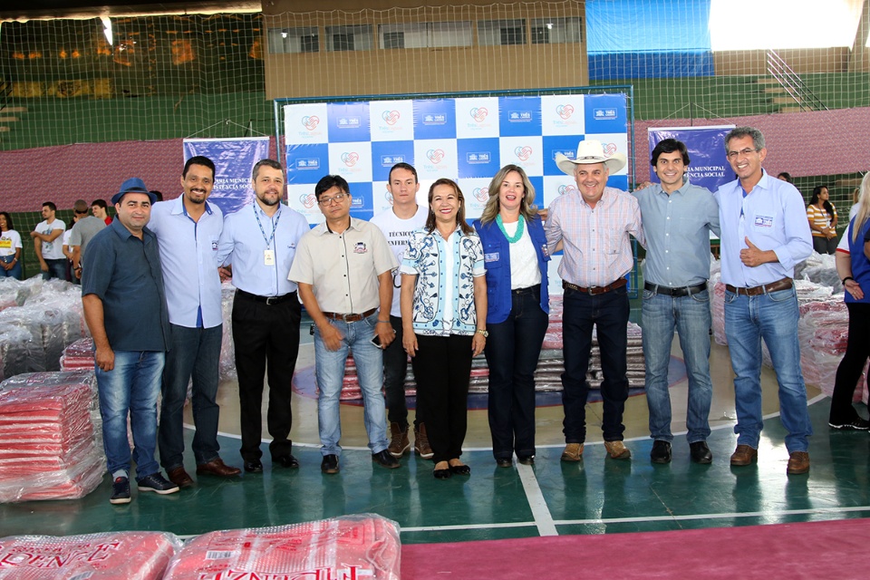 Assistência Social de Três Lagoas entrega cobertores às famílias atendidas pelos CRAS