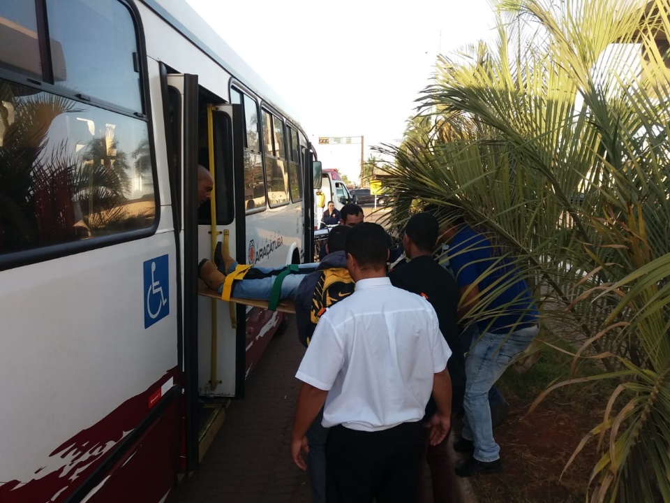 Em Três Lagoas, passageira é socorrida pelo Samu após ônibus passar por lombada