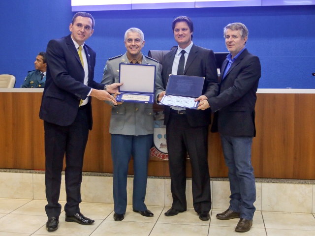 Câmara homenageia bombeiros de Três Lagoas