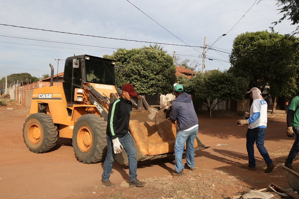 Em mais uma etapa, Campanha Meu Bairro Limpa chega ao Vila Nova