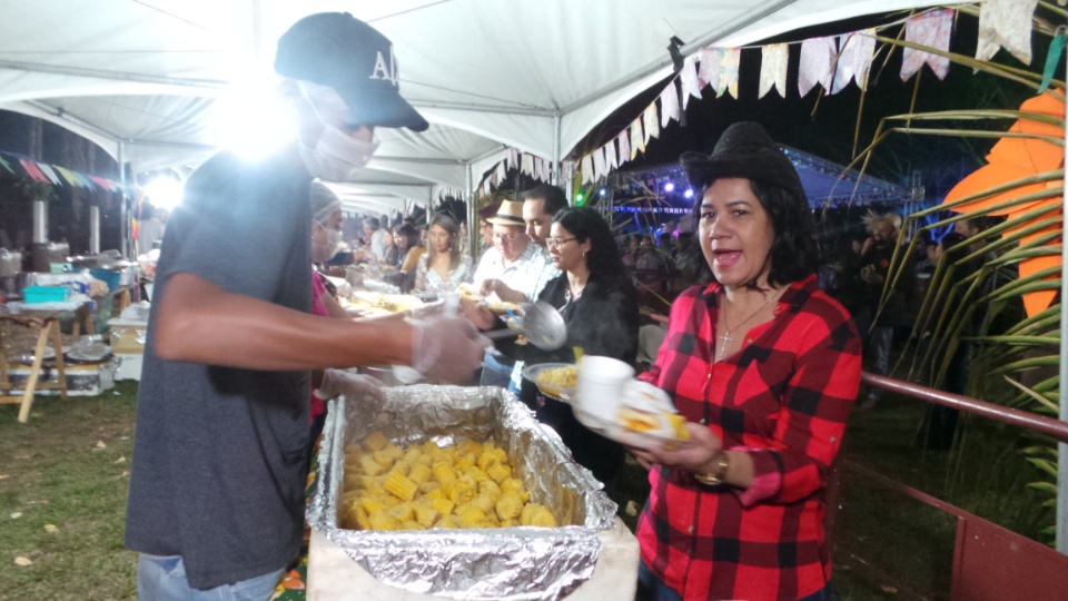 Arraiá dos amigos é sucesso de público