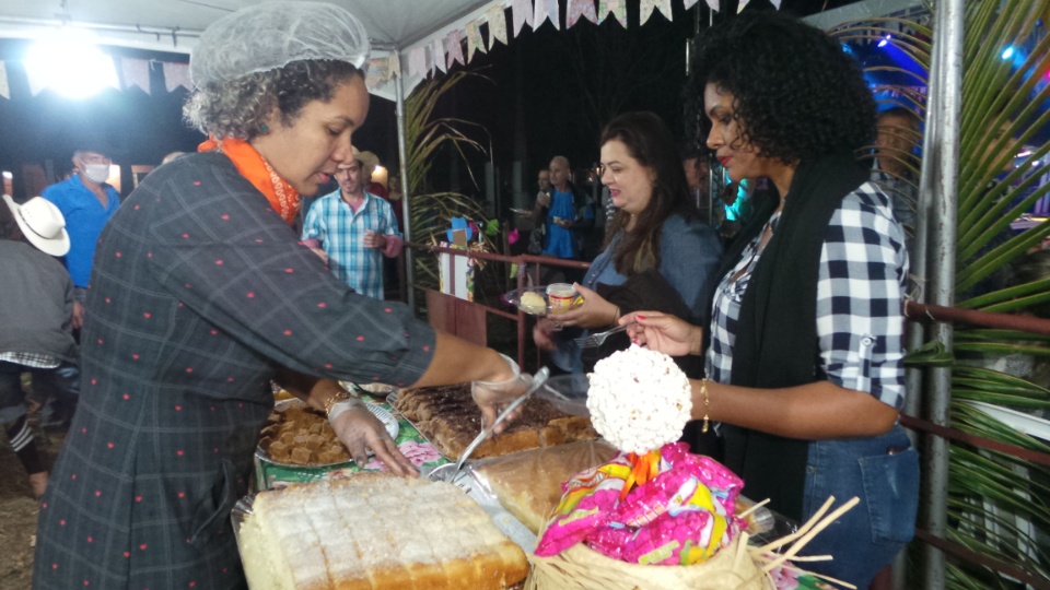 Arraiá dos amigos é sucesso de público