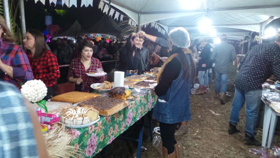 Arraiá dos amigos é sucesso de público