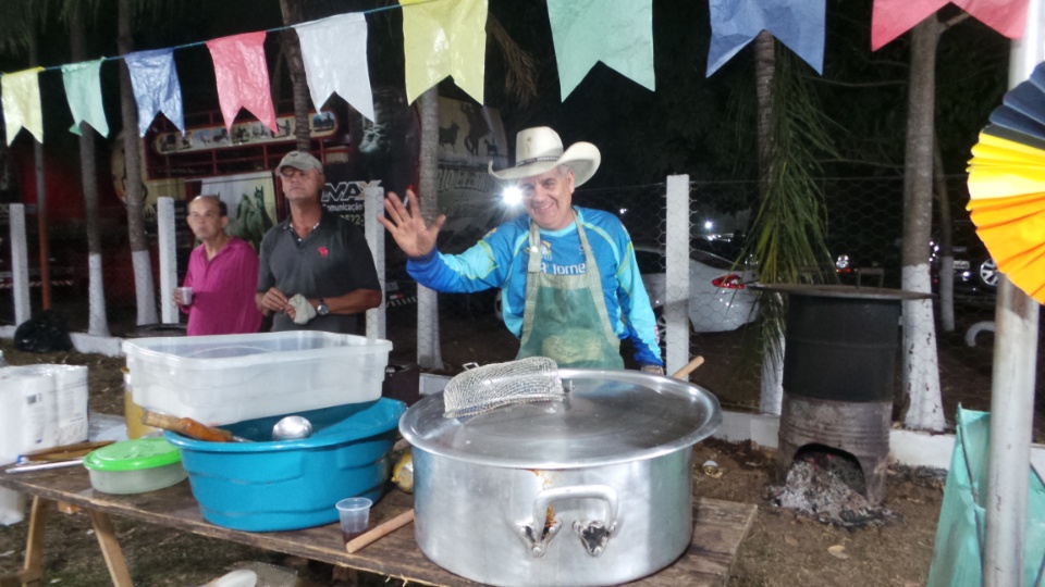 Arraiá dos amigos é sucesso de público