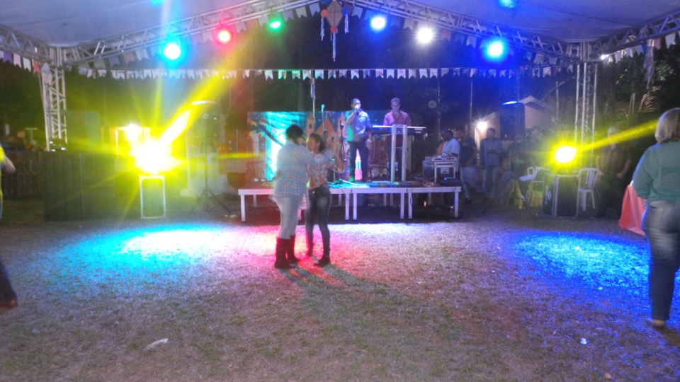 Arraiá dos amigos é sucesso de público