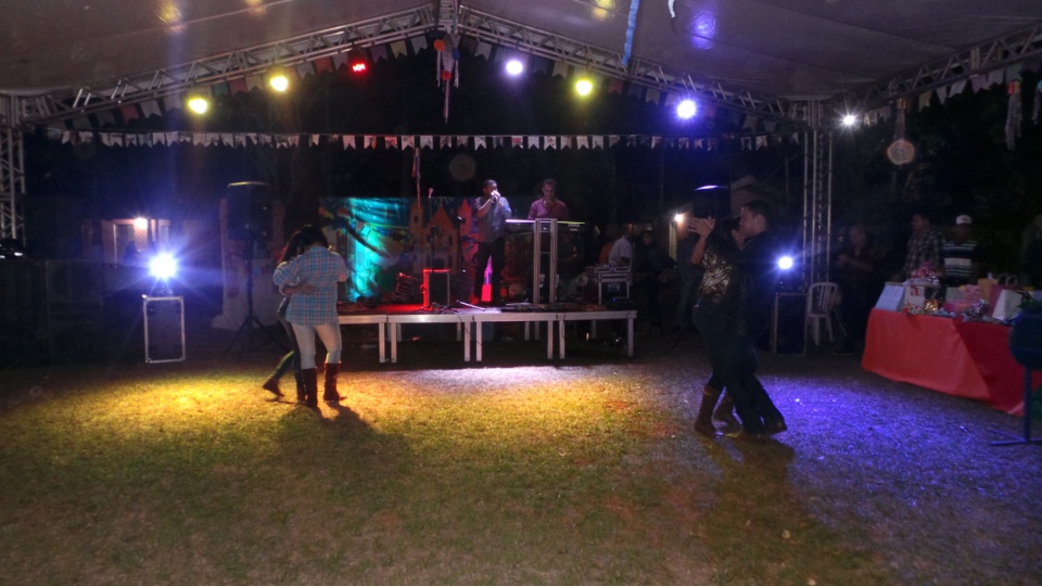 Arraiá dos amigos é sucesso de público