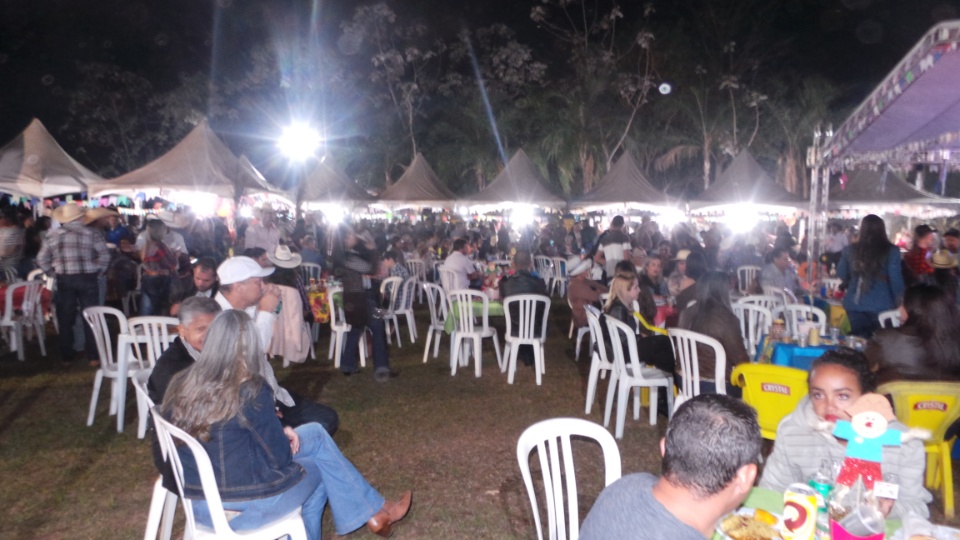 Arraiá dos amigos é sucesso de público