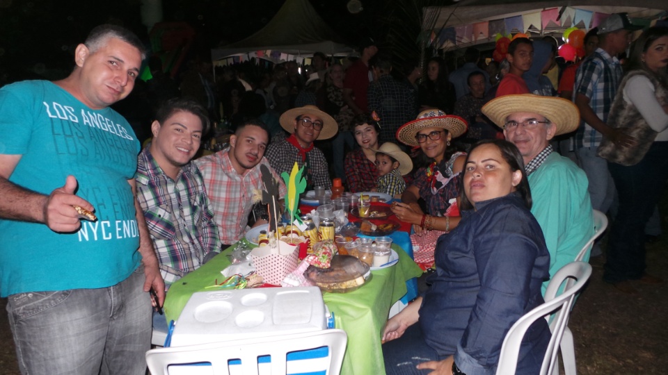 Arraiá dos amigos é sucesso de público