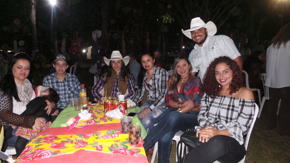 Arraiá dos amigos é sucesso de público