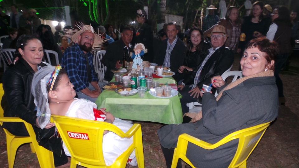 Arraiá dos amigos é sucesso de público