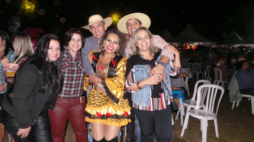 Arraiá dos amigos é sucesso de público