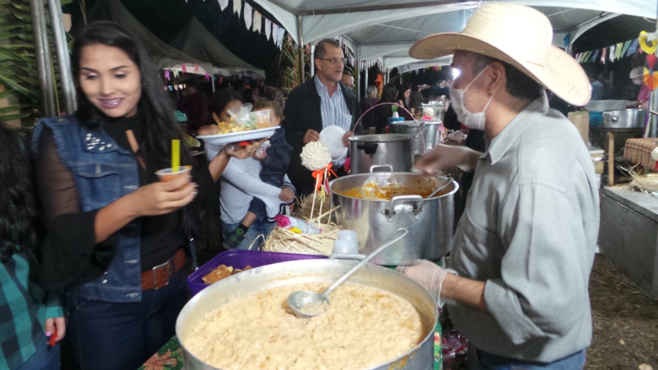 Arraiá dos amigos é sucesso de público