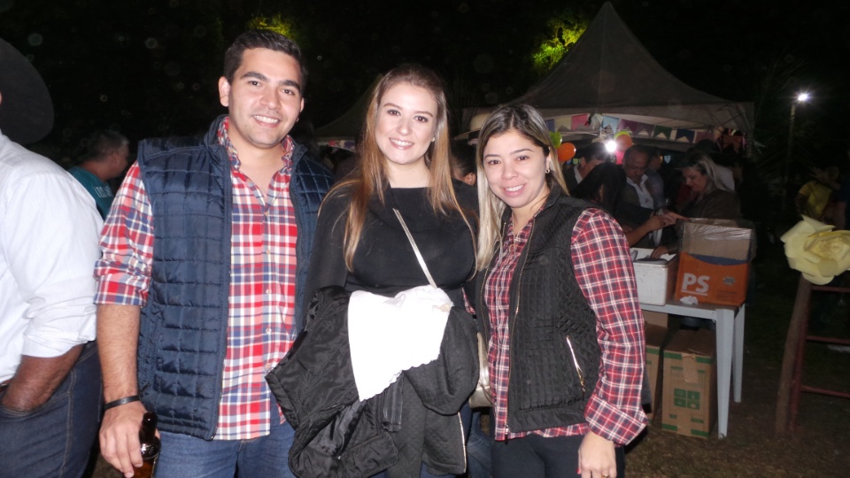 Arraiá dos amigos é sucesso de público