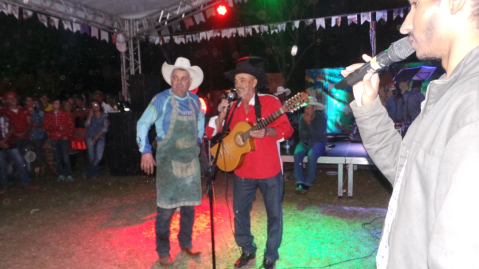 Arraiá dos amigos é sucesso de público