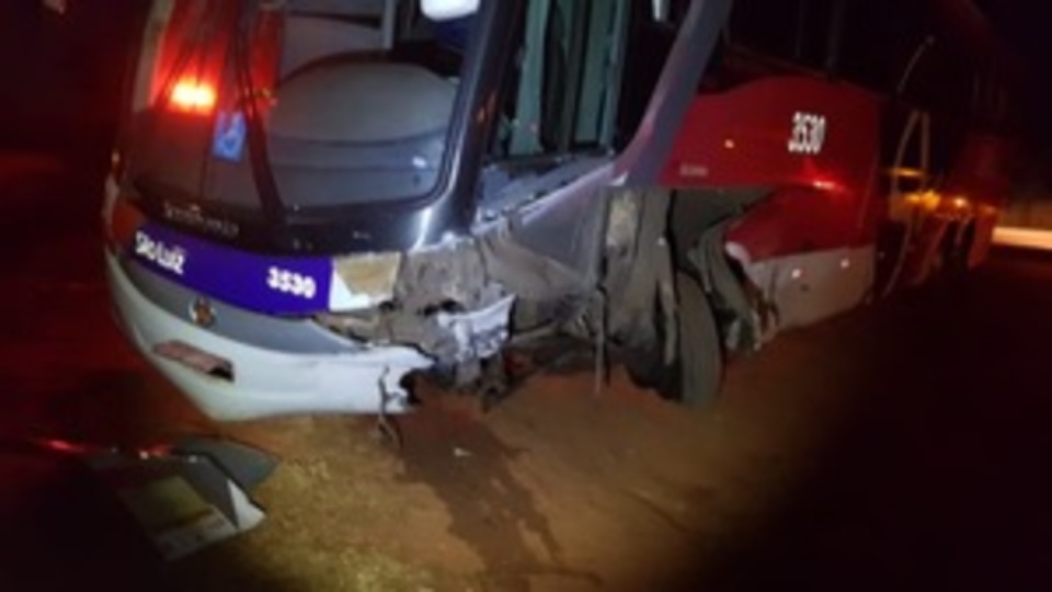 Acidente da Rodovia da Morte deixa uma criança morta e quatro pessoas gravemente feridas Acidente da Rodovia da Morte deixa uma criança morta e quatro pessoas gravemente feridas