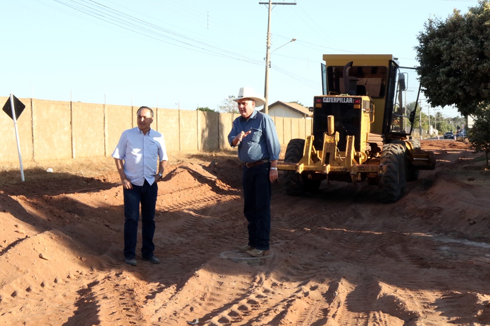 Bairro Santa Rita começa a receber pavimentação asfáltica pelo “Cidade em Obras”