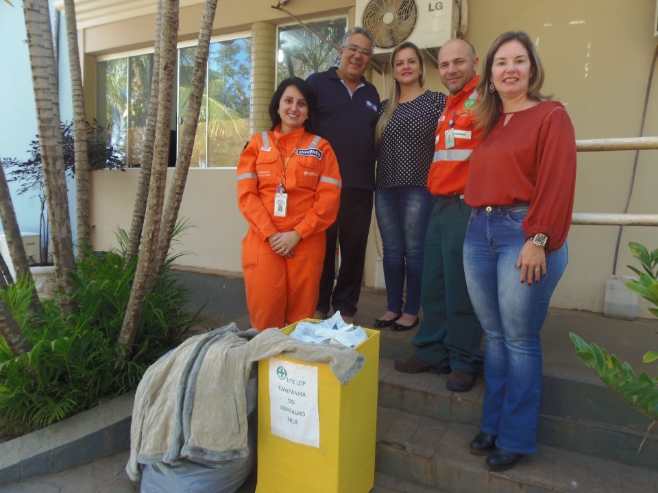 Empresas e instituições de Três Lagoas entregam centenas de agasalhos para Assistência Social