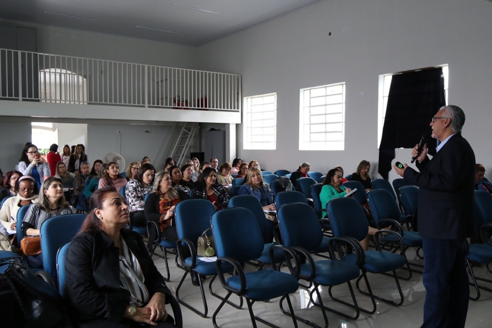 Gestores das Unidades de Ensino de Três Lagoas participam de palestra motivacional sobre "Liderança e Gestão de Pessoas" Gestores das Unidades de Ensino de Três Lagoas participam de palestra motivacional sobre "Liderança e Gestão de Pessoas"