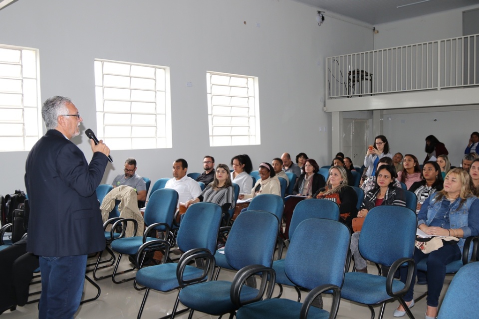 Gestores das Unidades de Ensino de Três Lagoas participam de palestra motivacional sobre "Liderança e Gestão de Pessoas" Gestores das Unidades de Ensino de Três Lagoas participam de palestra motivacional sobre "Liderança e Gestão de Pessoas"
