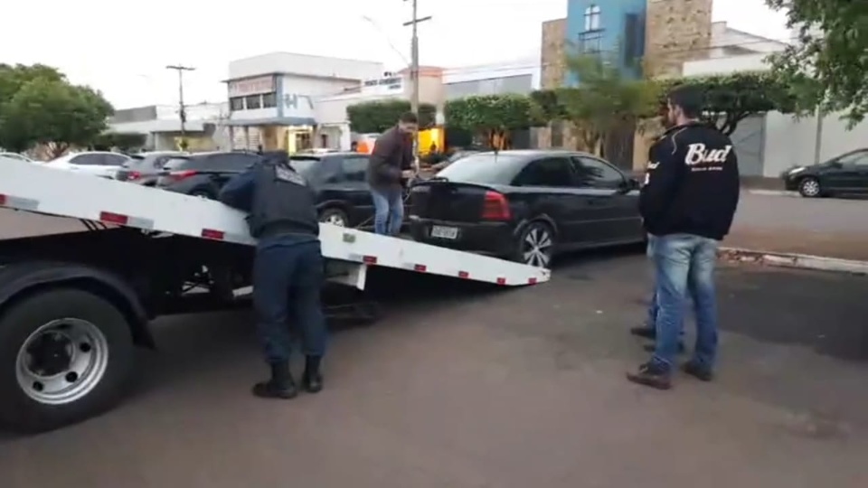 CASO PELE NEGRA: Polícia encontra carro usado por atirador da tabacaria