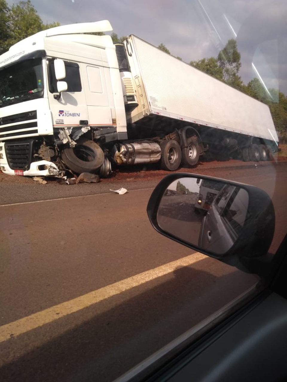 BR-262 tem acidente grave nesta manhã BR-262 tem acidente grave nesta manhã