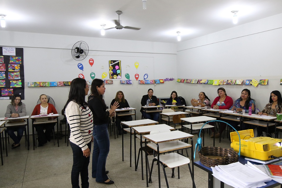 SEMEC de Três Lagoas realiza Dia D para reflexão sobre a BNCC SEMEC de Três Lagoas realiza Dia D para reflexão sobre a BNCC