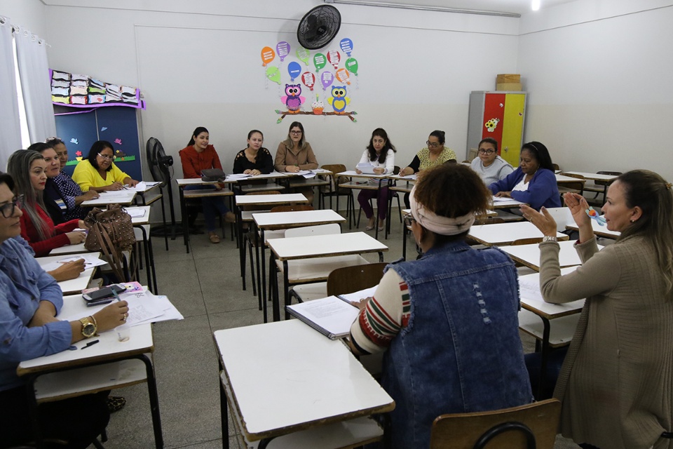 SEMEC de Três Lagoas realiza Dia D para reflexão sobre a BNCC SEMEC de Três Lagoas realiza Dia D para reflexão sobre a BNCC