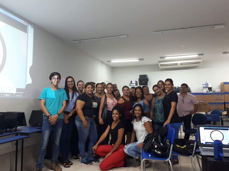 Núcleo de Direitos Humanos realiza Formação sobre o Bullying na Escola Municipal “Odeir Antônio da Silva” Núcleo de Direitos Humanos realiza Formação sobre o Bullying na Escola Municipal “Odeir Antônio da Silva”