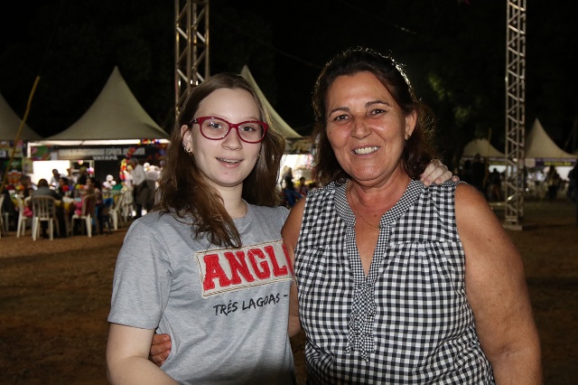 População elogia primeiro dia da 30ª Festa do Folclore de Três Lagoas População elogia primeiro dia da 30ª Festa do Folclore de Três Lagoas