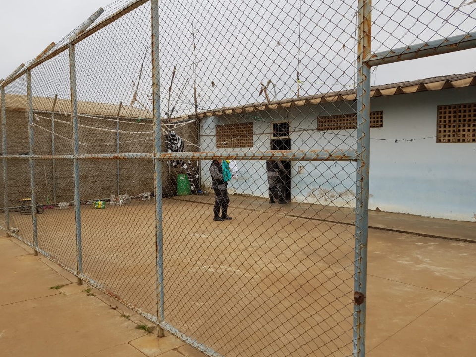 ‘Pente-fino’ em presídio de Três Lagoas apreende drogas e celulares