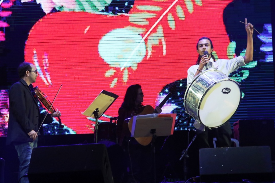 Abertura oficial da Festa do Folclore é abrilhantada pela Banda Cristo Redentor e Boi Bumbá