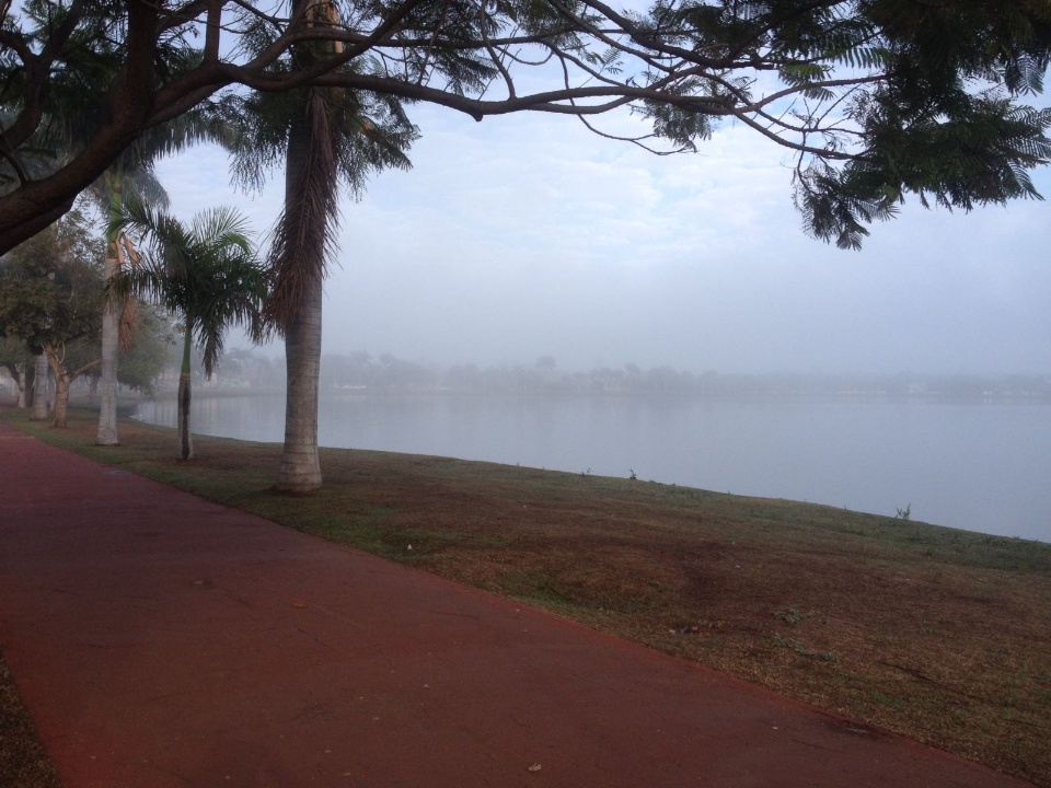 Três Lagoas amanhece com neblina nesta quinta-feira