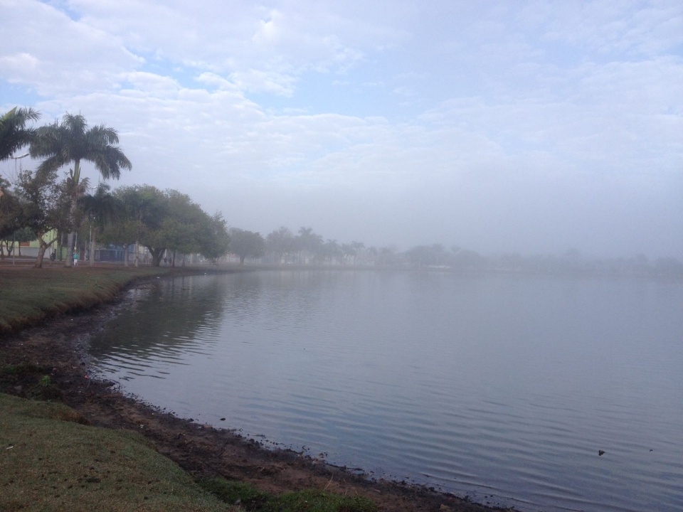 Três Lagoas amanhece com neblina nesta quinta-feira