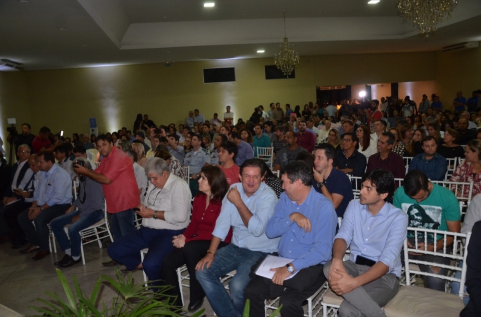 Em Três Lagoas, painel com candidatos ao governo de MS atrai 700 pessoas Em Três Lagoas, painel com candidatos ao governo de MS atrai 700 pessoas