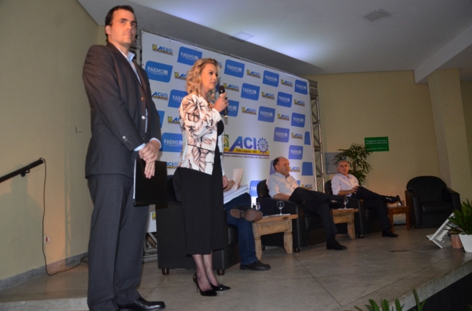 Em Três Lagoas, painel com candidatos ao governo de MS atrai 700 pessoas Em Três Lagoas, painel com candidatos ao governo de MS atrai 700 pessoas