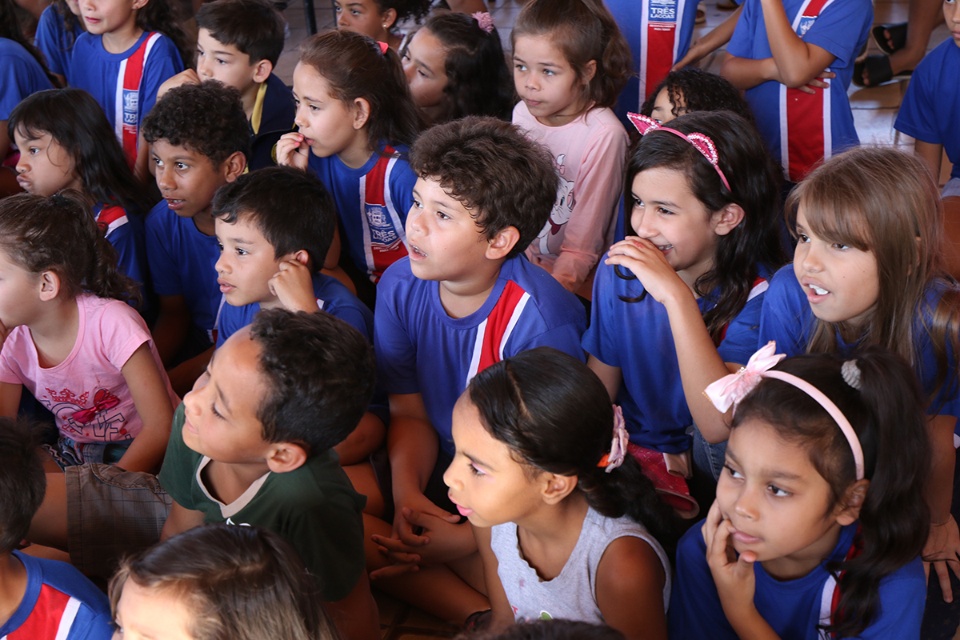 E.M. “Parque São Carlos” recebe apresentação do grupo “Diverte Teatro Viajante” E.M. “Parque São Carlos” recebe apresentação do grupo “Diverte Teatro Viajante”