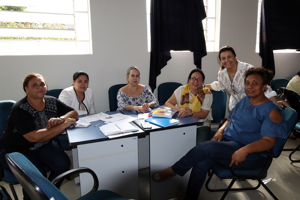 SEMEC de Três Lagoas realiza reunião para escolha do livro didático que será usado na REME SEMEC de Três Lagoas realiza reunião para escolha do livro didático que será usado na REME