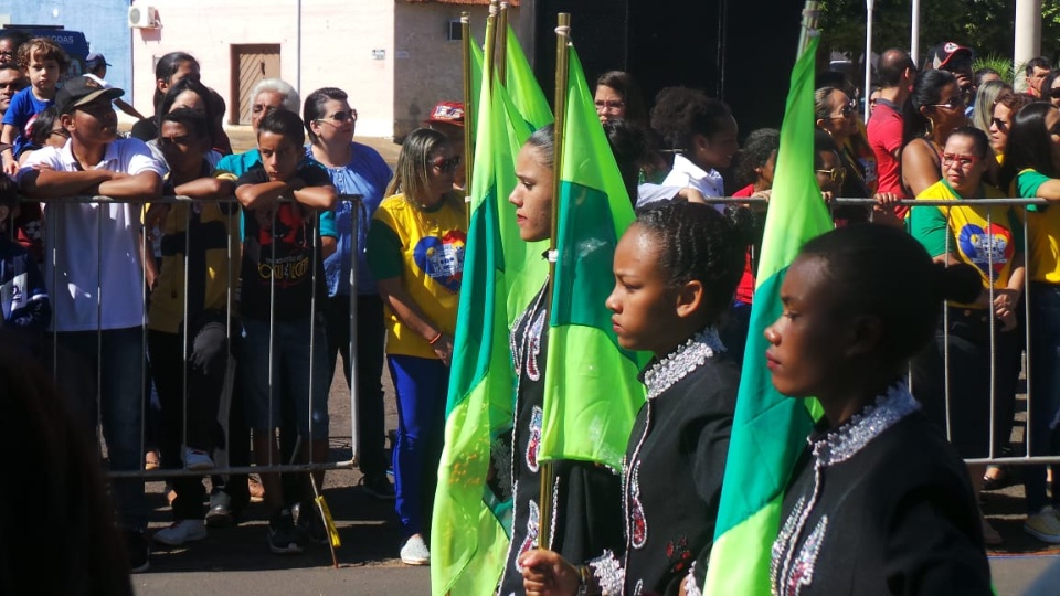 Desfile Cívico de 7 de Setembro atrai mais de 2 mil pessoas à Lagoa Maior