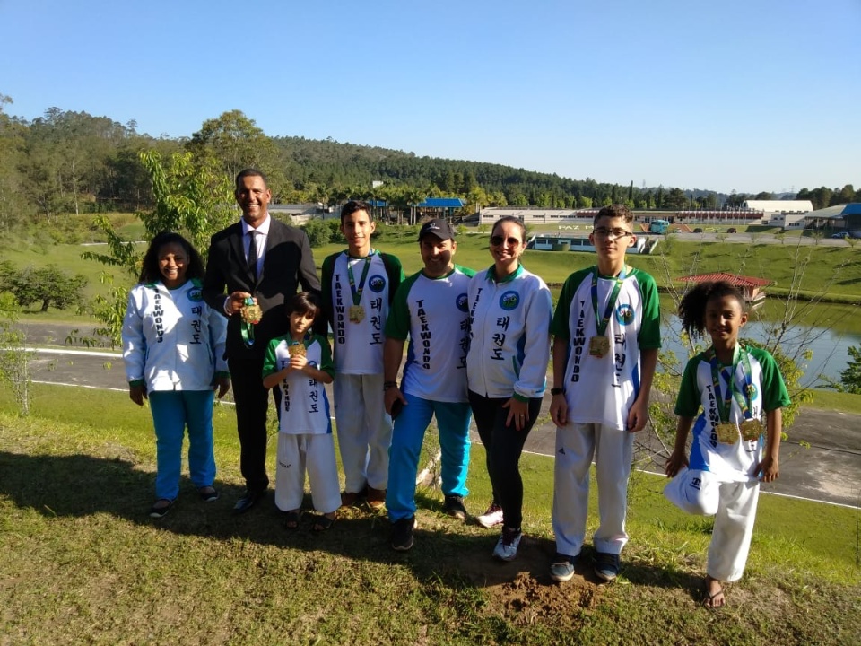 Equipe Três-Lagoense de Taekwondo volta cheia de medalhas do último Campeonato Brasileiro