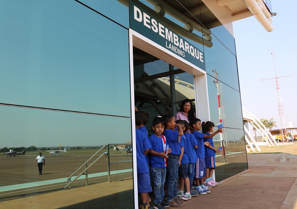 Alunos da Escola Municipal “Gentil Rodrigues Montalvão” conhecem Aeroporto de Três Lagoas