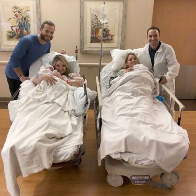 Irmãs gêmeas dão à luz seus filhos no mesmo dia e no mesmo hospital