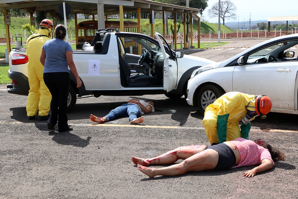 Equipes de socorro em acidentes de emergências participam de simulado em Três Lagoas