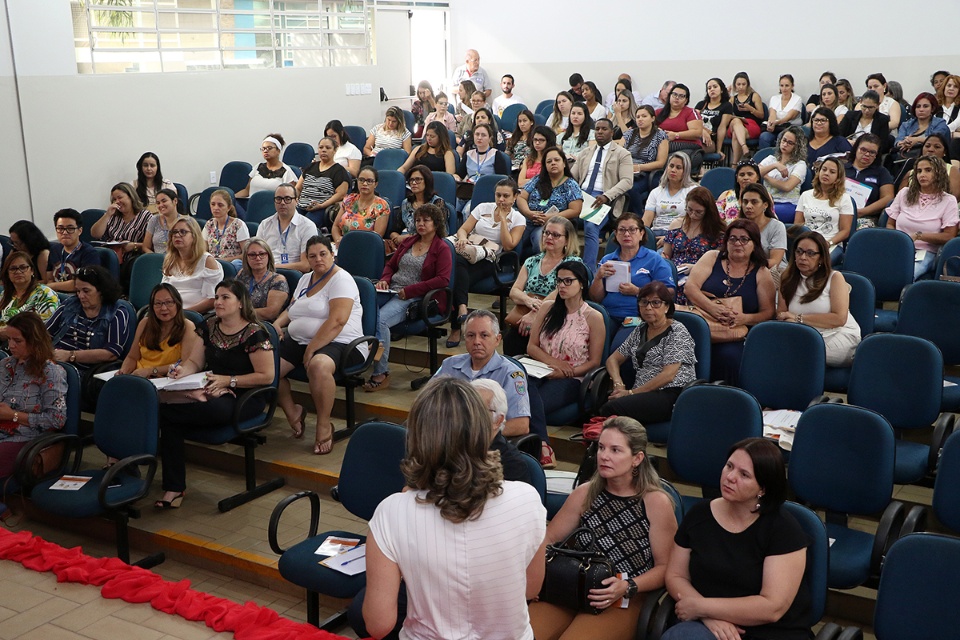 Automutilação foi tema de seminário no Crase Coração de Mãe de Três Lagoas