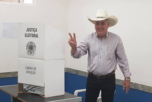 Candidatos e autoridades votam em Três Lagoas Candidatos e autoridades votam em Três Lagoas