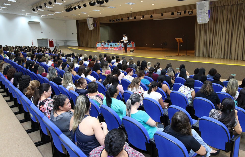 SEMEC de Três Lagoas realiza hoje o 1º Prêmio Professor da Infância em Três Lagoas SEMEC de Três Lagoas realiza hoje o 1º Prêmio Professor da Infância em Três Lagoas