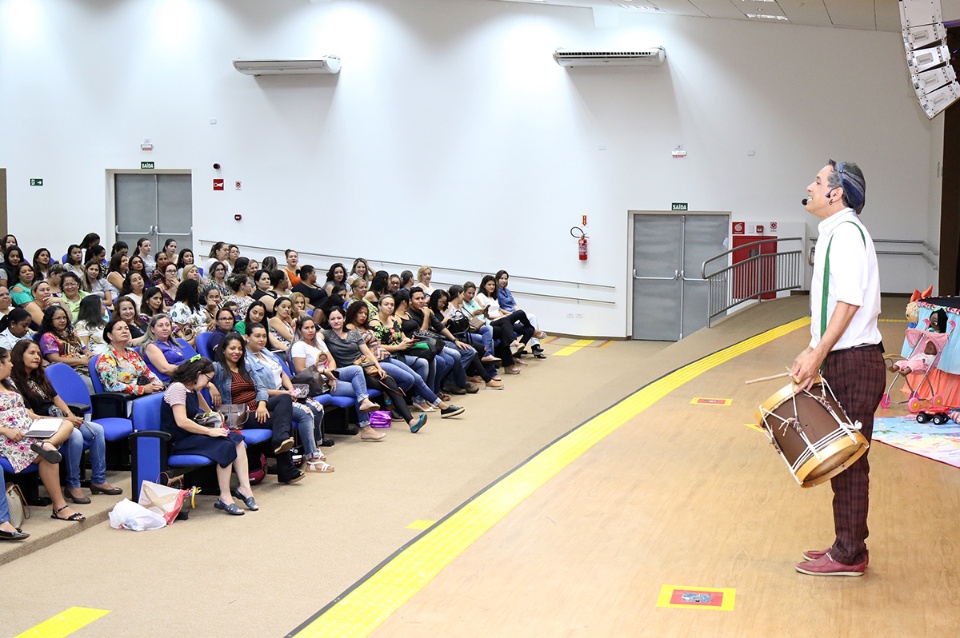 SEMEC de Três Lagoas realiza hoje o 1º Prêmio Professor da Infância em Três Lagoas SEMEC de Três Lagoas realiza hoje o 1º Prêmio Professor da Infância em Três Lagoas