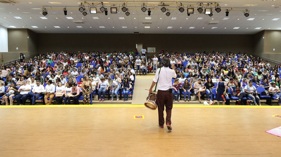 SEMEC de Três Lagoas realiza hoje o 1º Prêmio Professor da Infância em Três Lagoas SEMEC de Três Lagoas realiza hoje o 1º Prêmio Professor da Infância em Três Lagoas
