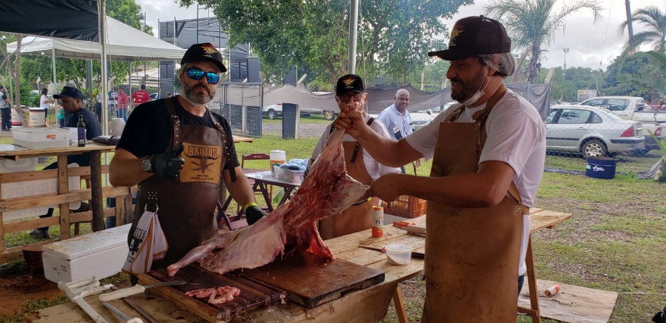 Uma tonelada de carne para consumir no 1° Churrascaje