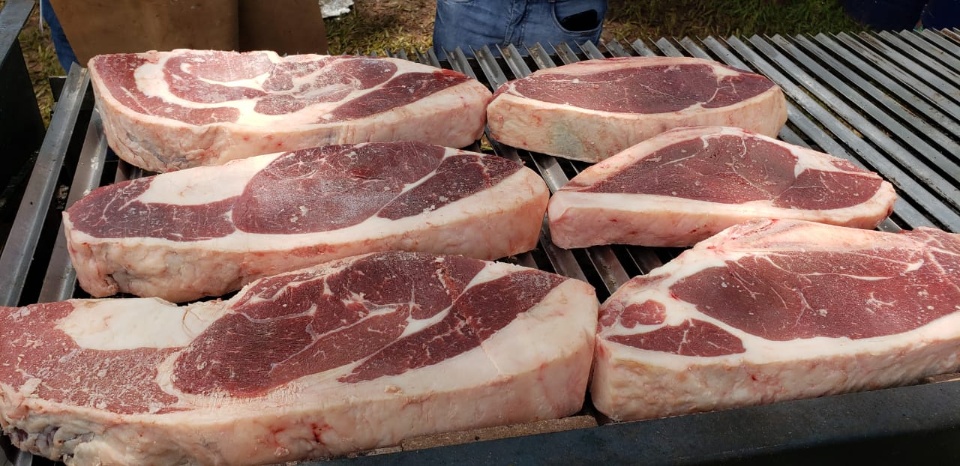 Uma tonelada de carne para consumir no 1° Churrascaje